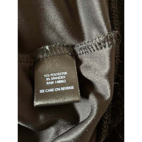 Torrid black velvet top size 5 x  round neckline - Picture 4 of 4